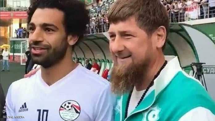 صلاح يغيب عن أول تمرين.. ورئيس الشيشان يحضره إلى الملعب.