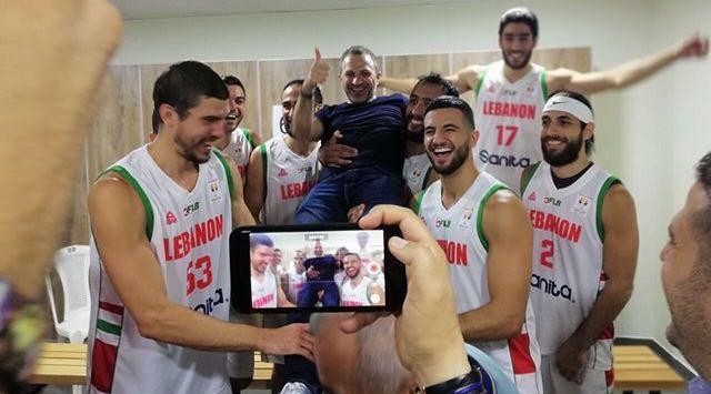 باسيل وزير خارجية لبنان يحتفل بفوز المنتخب اللبناني الى المنتخب الأردني بطريقة لافتة...تفاصيل.