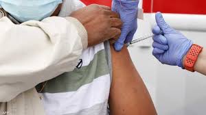 علماء يكتشفون فائدة “غير متوقعة” للقاح الإنفلونزا