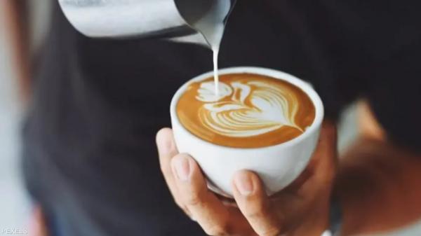 ما أفضل طريقة صحية لشرب القهوة؟ .. مع حليب أو بدونه