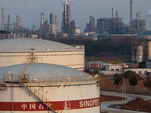 رويترز: تراجع طلب المصافي الصينية على النفط السعودي في يناير