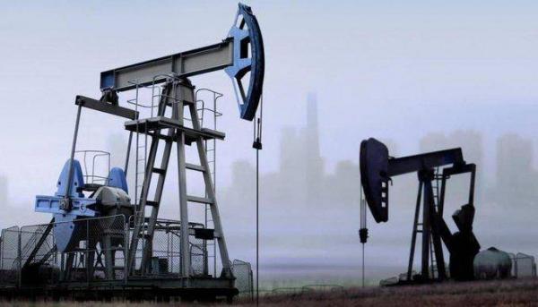أسعار النفط تتراجع رغم أحداث البحر الأحمر