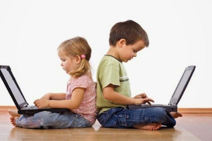 أضرار مواقع التواصل الاجتماعي على الأطفال