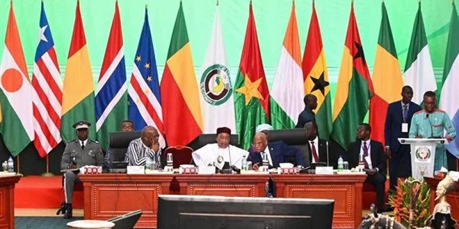 النيجر ومالي وبوركينا فاسو تنسحب من مجموعة إيكواس الاقتصادية