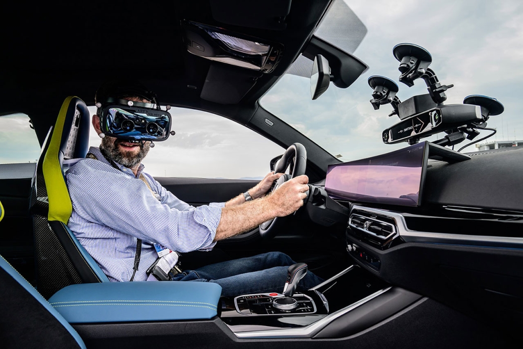 السلطات الأمريكية تحذر بعد انتشار مقاطع لسائقين يقودون أثناء ارتداء نظارات الواقع الافتراضي