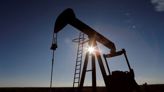 النفط يرتفع وسط مخاطر التوتر بالشرق الأوسط والذهب مستقر قبيل بيانات التضخم
