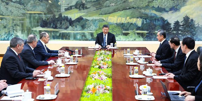 الرئيس الصيني خلال اجتماعه مع لافروف: بكين وموسكو سلكتا طريق التعايش السلمي