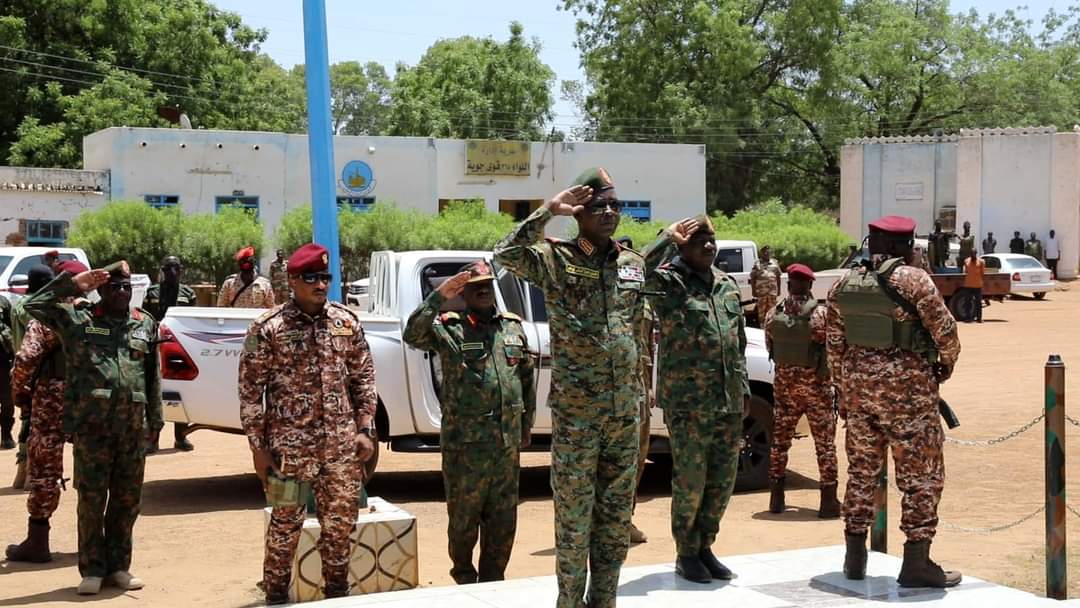 نائب القائد العام للقوات المسلحة  السوداني يصل سنار ...صور