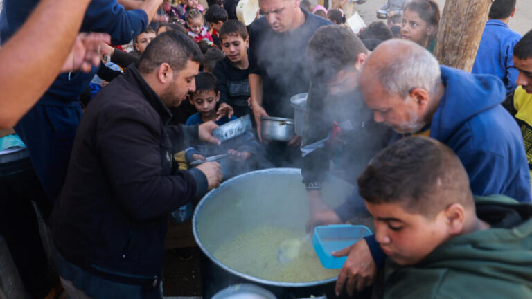 قبرص تتوقع استئناف شحنات المساعدات إلى غزة قريبا