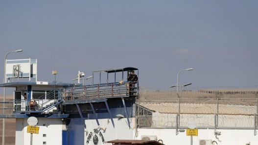 استشهاد فلسطيني في سجن إسرائيلي بعد مرور أقل من شهر على اعتقاله