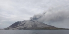 إجلاء آلاف الأشخاص جراء ثوران بركان جبل روانغ في أندونيسيا