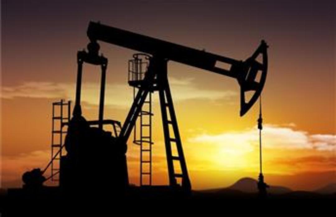 النفط عند أعلى مستوى له منذ 2014 بسبب تحذيرات من ضربات جوية ضد سوريا‭.