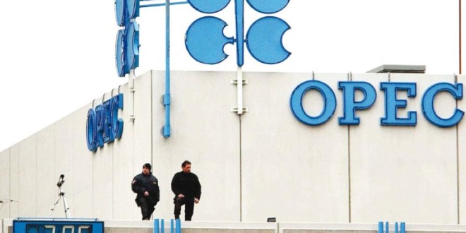السعودية تسعى إلى رفع أسعار النفط وترمب ينتقد أوبك.
