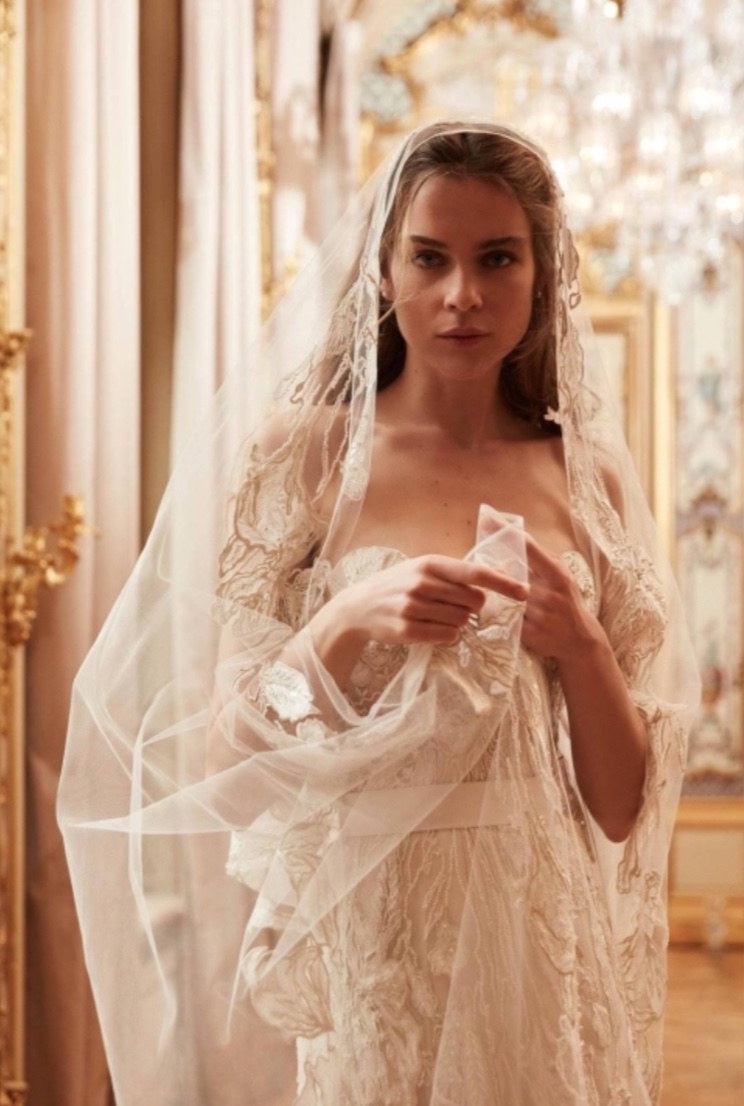 أجمل فساتين الزفاف من مجموعة إيلي صعب لربيع 2019 بالصور.