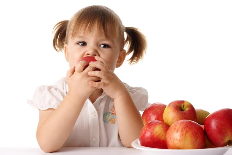 فوائدُ التفاح للأطفال