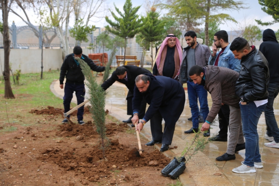 جامعة البلقاء كلية عمان تحتفل بعيد الشجرة... صور