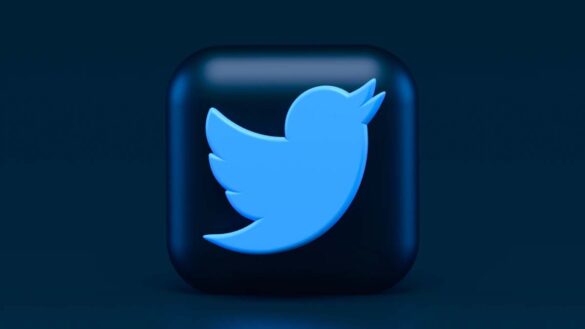 أوروبا تهدد بفرض غرامات على تويتر وإغلاقه
