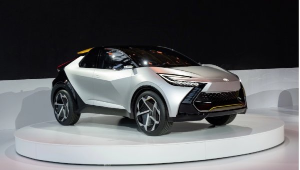 سيارة يابانية جديدة ترسم مستقبل شكل تويوتا CHR 2024 القادمة