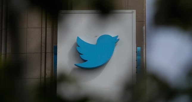 “تويتر” يمنع مستخدميه من الترويج لوسائل تواصل اجتماعي أخرى
