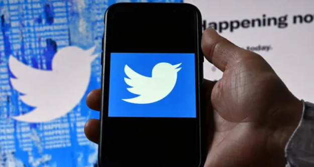 انقطاع خدمة تويتر يؤثر على آلاف المستخدمين عالميا