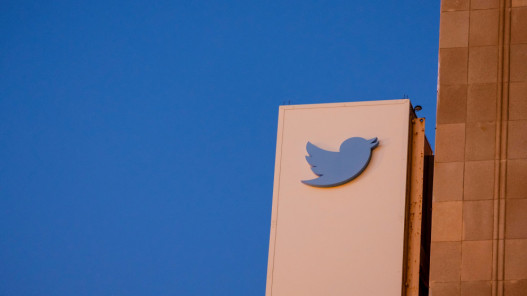 بلومبيرغ: شركة تويتر تسرح عاملين في فريق الثقة والأمان