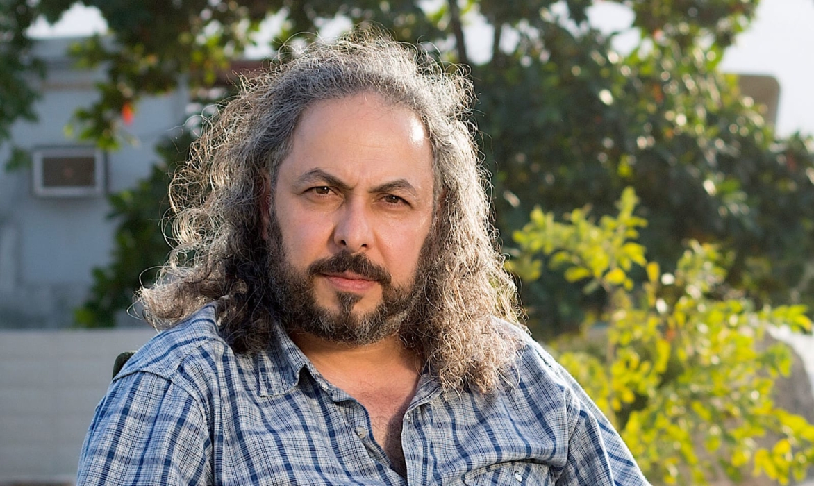 المخرج الفلسطيني يوسف علاري يفوز بثماني عشرة جائزة سينمائية عالمية