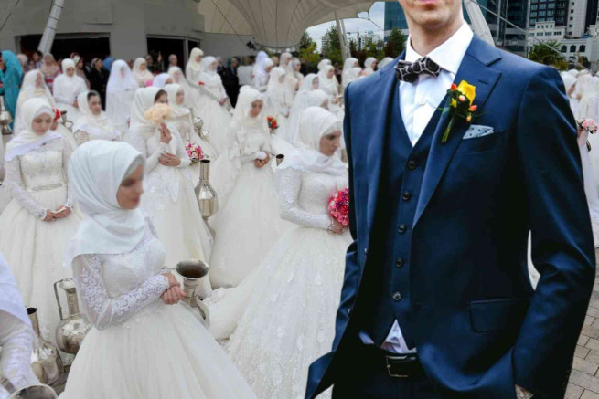 حقيقة زواج مواطن من 33 مطلقة لوجه الله لإعادتهن لأزواجهن