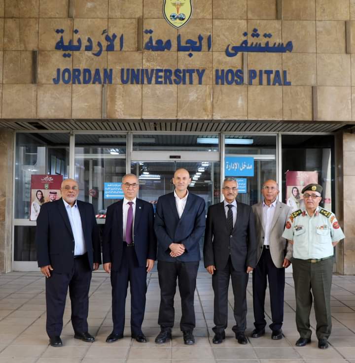 وفد يُمثل المجلس العربي للاختصاصات الصحية يزور مستشفى الجامعة الأردنية