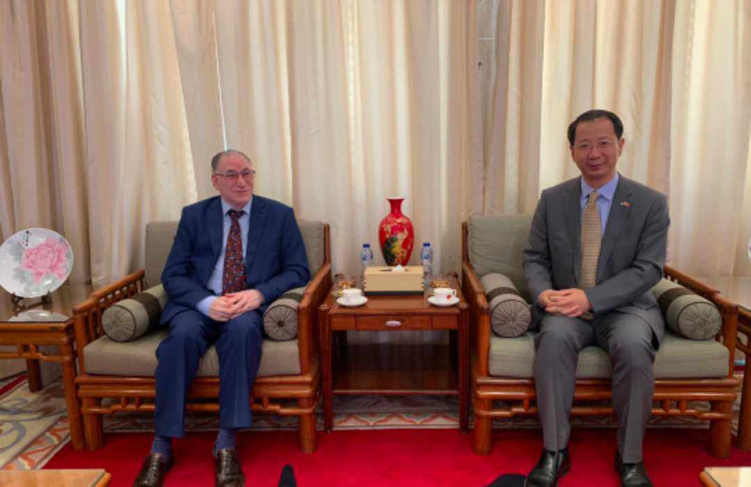 البروفيسور الدعجه يلتقي السفير الصيني في عمان
