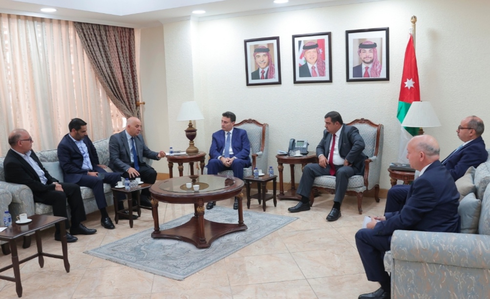 الصفدي يلتقي وزيري الإعلام والشؤون السياسية ونقيب الصحفيين ومدير التلفزيون