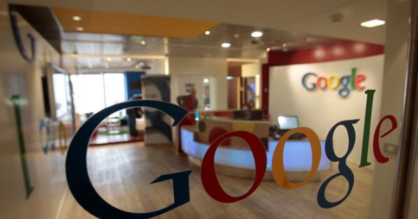جوجل تسرح مئات الموظفين لخفض التكاليف