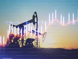 توترات الشرق الأوسط تلهب أسعار النفط.. مكاسب أسبوعية بـ6