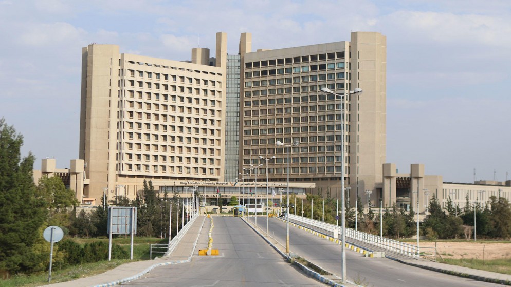 الإدارية النيابية تطلع على واقع مستشفى الملك المؤسس