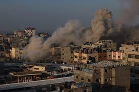 قوات الاحتلال تقصف الأحياء الغربية لغزة بالطائرات والمدفعية