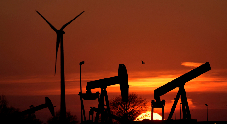 انخفاض أسعار النفط عالميا لليوم الثاني على التوالي