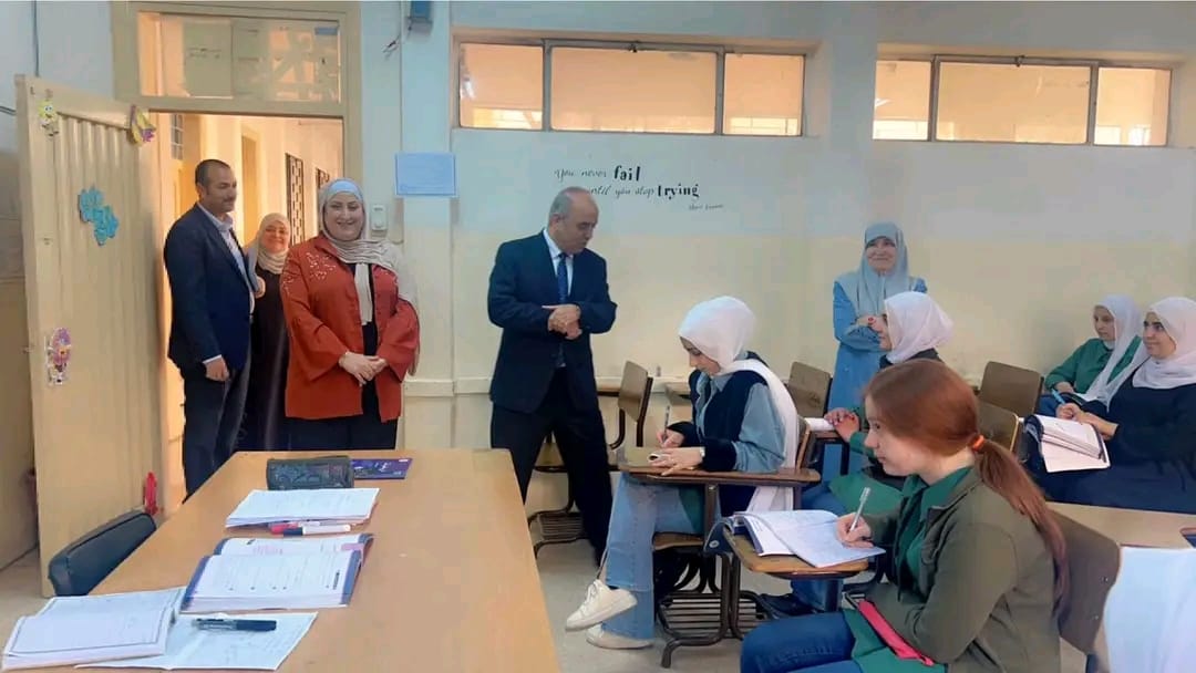 وزير التربية والتعليم في زيارة تفقدية لعدد من مدارس قصبة عمان