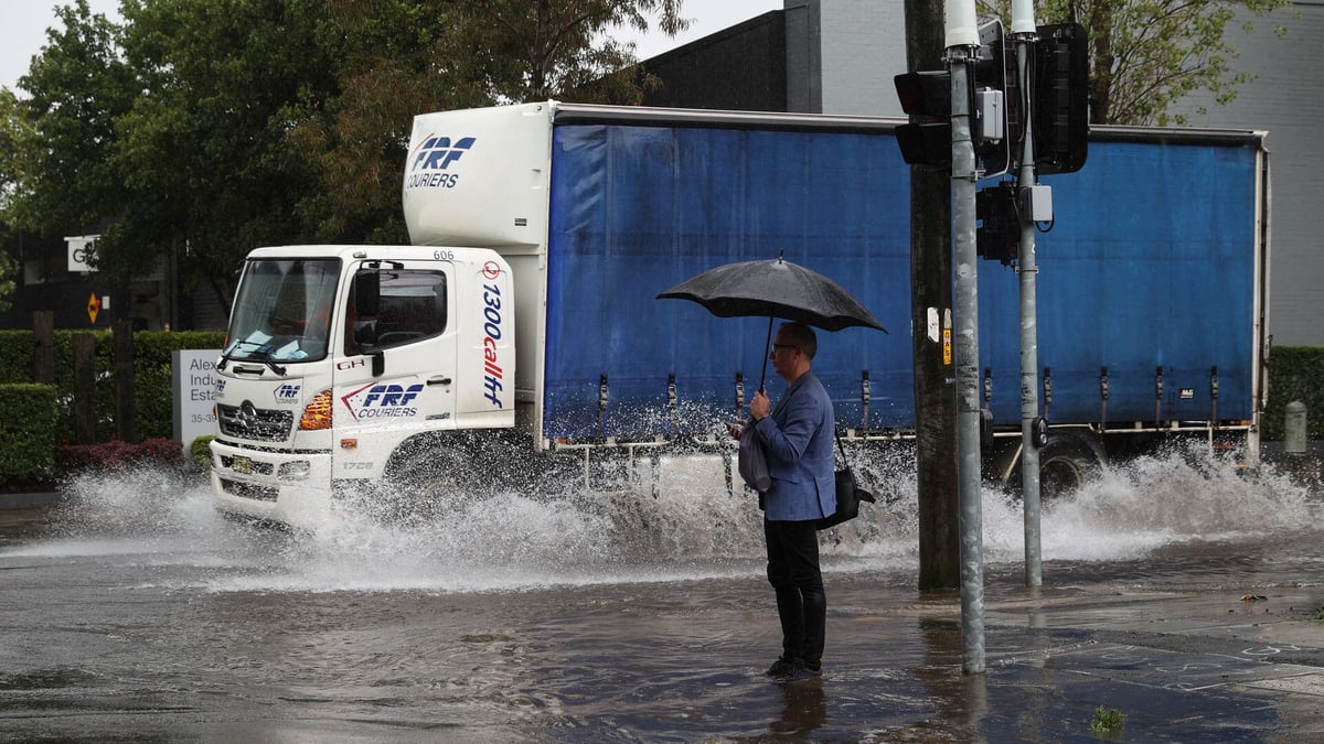 إنقاذ 150 شخصا من فيضانات عارمة في استراليا