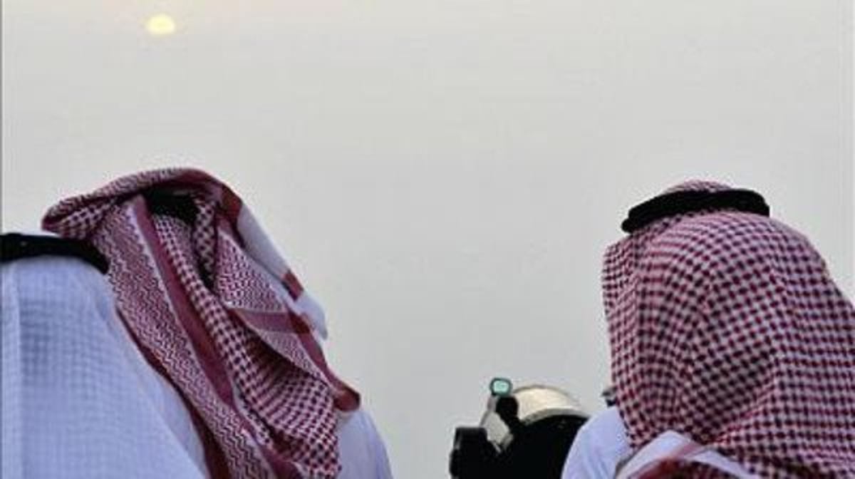 السعودية  : تعذّر رؤية هلال شوال في مراصد المجمعة وتمير والحريق.. وترقب لقرار المحكمة العليا