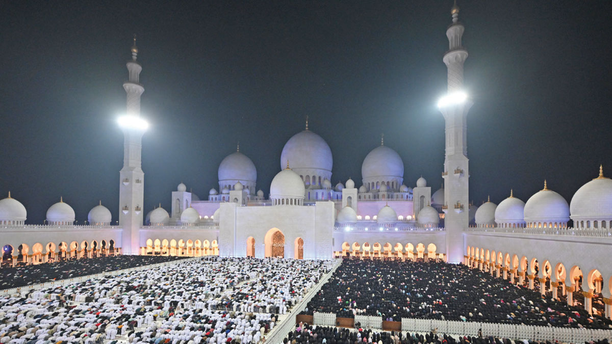 الأربعاء أول أيام عيد الفطر المبارك في الامارات