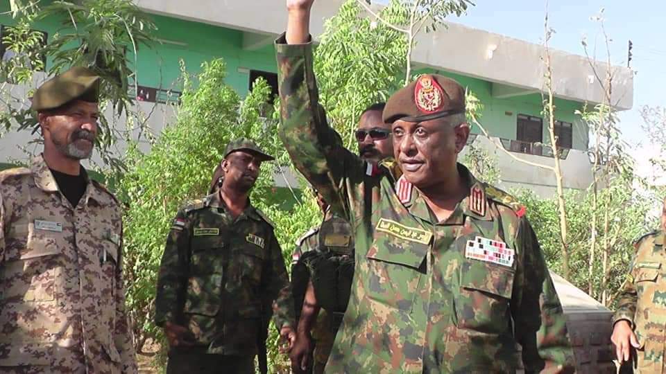 السودان :  عضو مجلس السيادة مساعد القائد العام للقوات المسلحة يصل الفاو...صور