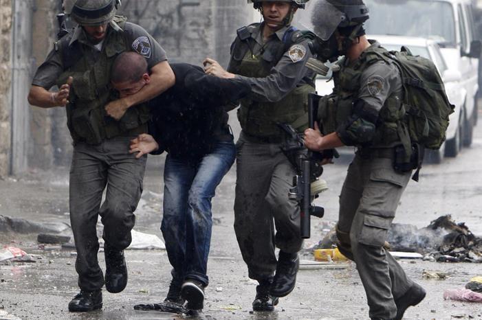 الاحتلال يعتقل فلسطينيين من بيت لحم