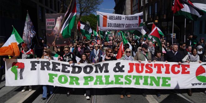 عشرات الآلاف يتظاهرون في العاصمة الإيرلندية دعماً للشعب الفلسطيني