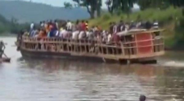 مصرع 58 شخصاً في حادث غرق عبارة في جمهورية أفريقيا الوسطى